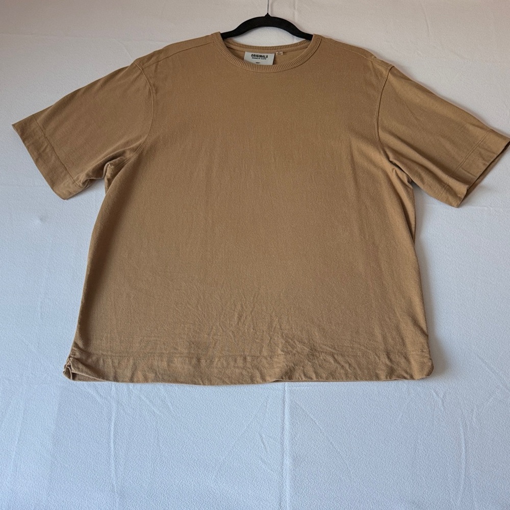 Brooklyn Cloth Men's Short Sleeve Crewneck Tee in Tan